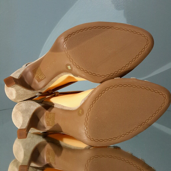 NWOT! Gianni Bini strappy silver heels - Picture 5 of 8